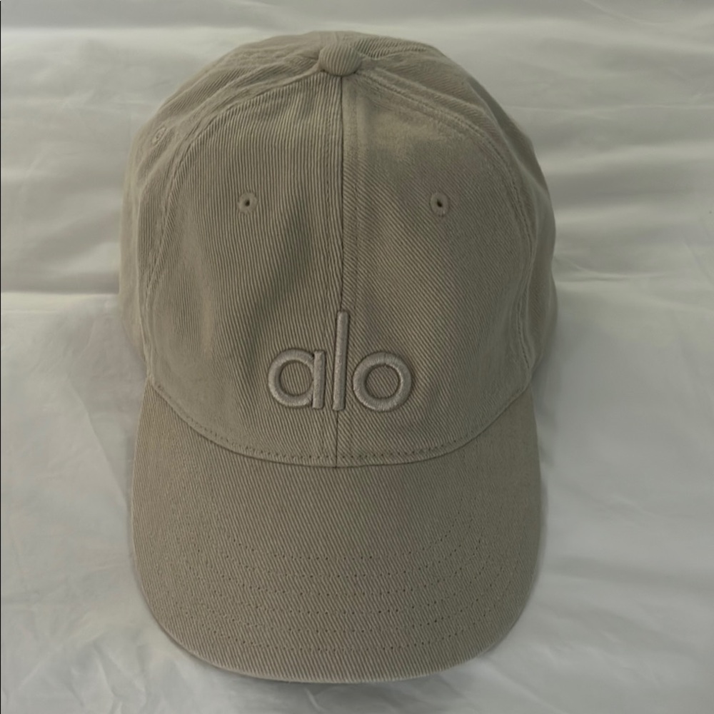 ALO Yoga Cream Cap